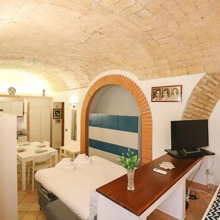 Authentic - Metro 7min, 5min To Center, Ac, Wi-fi